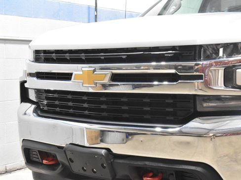 Used 2020 Chevrolet Silverado 1500 LT AWD/4WD image 31