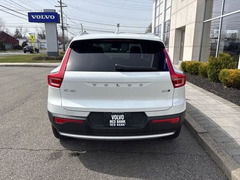 Used 2025 Volvo XC40 B5 Core AWD/4WD image 4