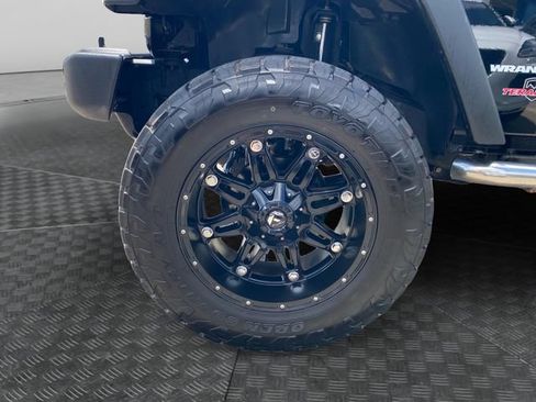Used 2015 Jeep Wrangler Rubicon w/ Power Convenience Group AWD/4WD image 30