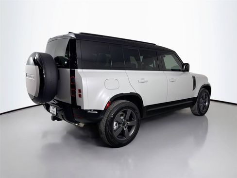 New 2026 Land Rover Defender 110 X-Dynamic SE AWD/4WD image 5