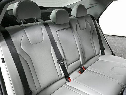 New 2026 Hyundai Elantra Limited image 34