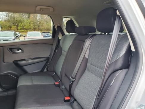 Used 2023 Nissan Rogue SV image 14