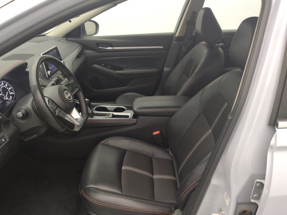 Used 2025 Nissan Altima 2.5 SR FWD image 17
