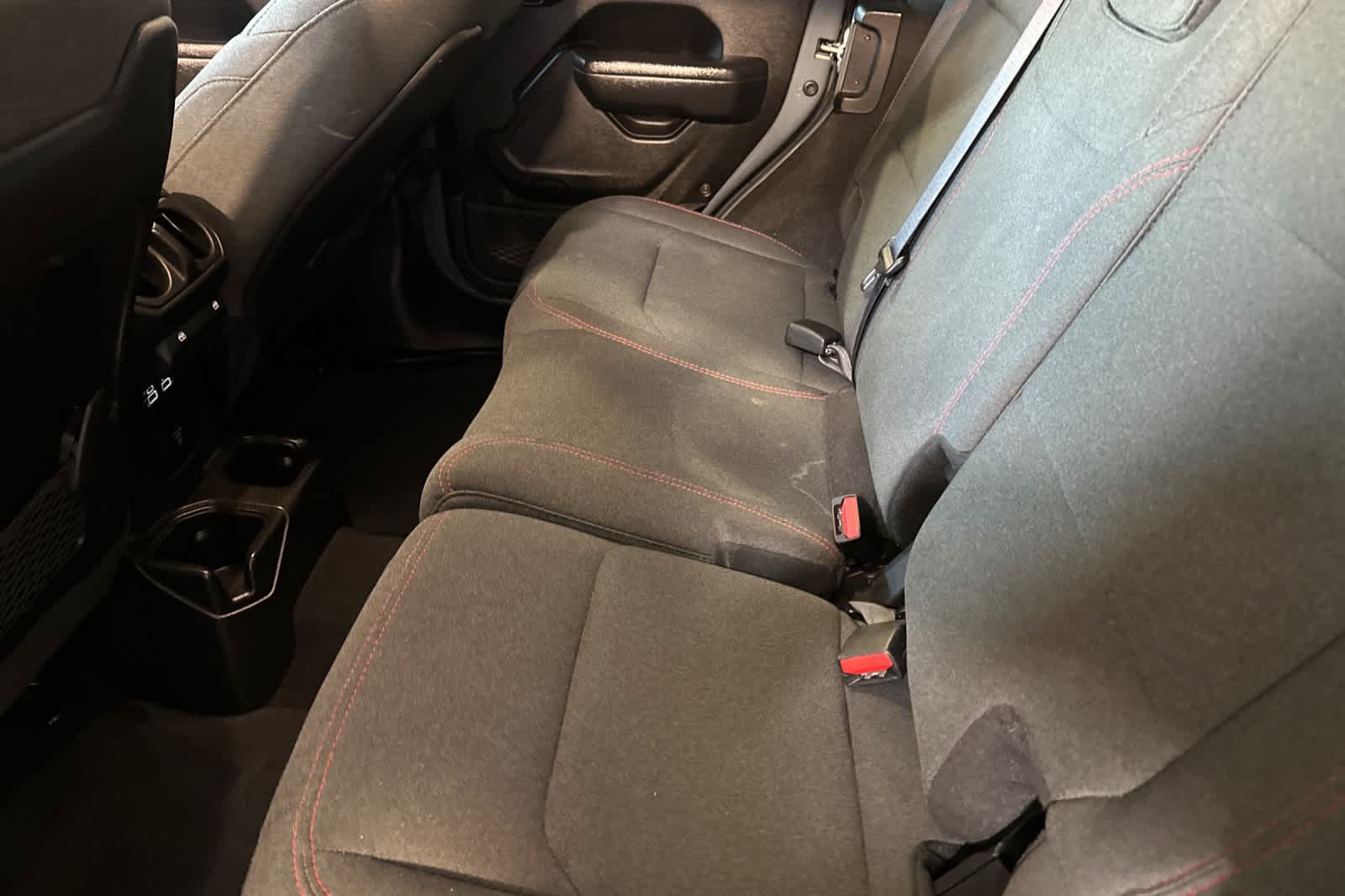 Used 2025 Jeep Wrangler Unlimited Rubicon AWD/4WD image 4