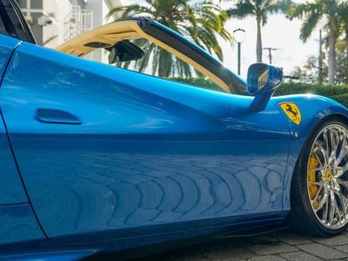 Used 2021 Ferrari F8 Tributo RWD image 28