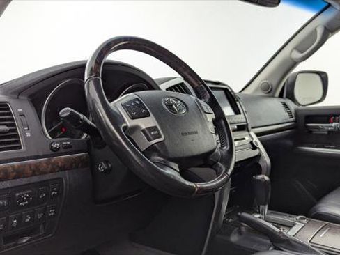 Used 2015 Toyota Land Cruiser AWD/4WD image 19