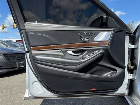 Used 2014 Mercedes-Benz S 550 Sedan image 9