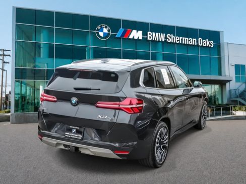 Used 2025 BMW X3 xDrive30i w/ Premium Package AWD/4WD image 4