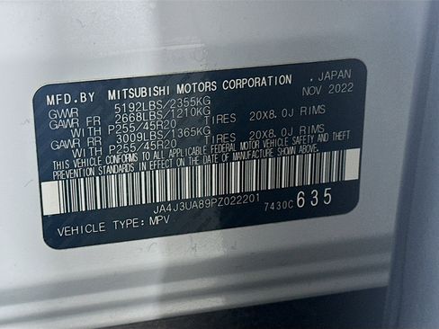 Used 2023 Mitsubishi Outlander SE Black Edition image 12