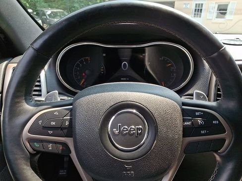 Used 2017 Jeep Grand Cherokee Limited AWD/4WD image 24