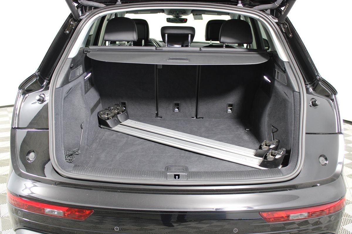Used 2023 Audi Q5 2.0T Premium w/ Convenience Package AWD/4WD image 45