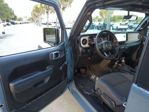 Used 2024 Jeep Wrangler Sport AWD/4WD image 7