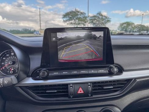 Used 2022 Kia Forte LXS FWD image 19