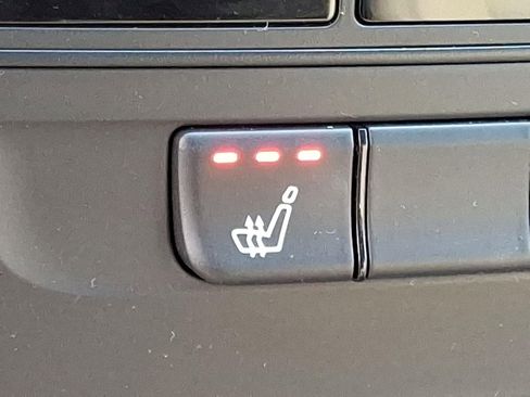 Used 2014 Mercedes-Benz CLA 250 4MATIC image 22