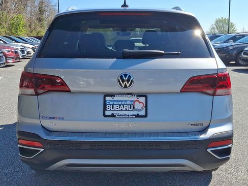 Used 2023 Volkswagen Taos SE w/ Panoramic Sunroof Package image 5