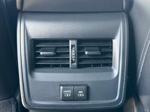 Used 2021 Toyota Avalon XLE image 15