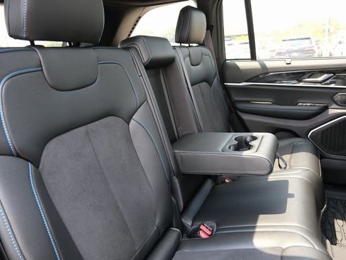 Used 2024 Jeep Grand Cherokee Trailhawk w/ Luxury Tech Group III AWD/4WD image 37