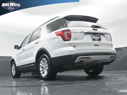 Used 2017 Ford Explorer XLT w/ Equipment Group 202A FWD image 21