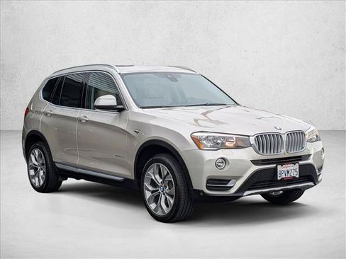Used 2017 BMW X3 sDrive28i RWD image 3