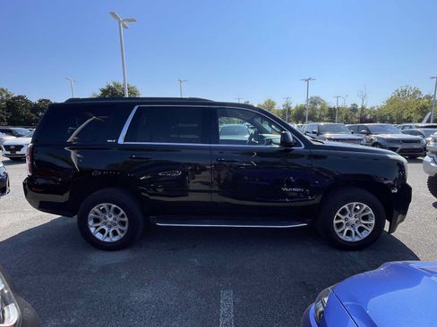 Used 2017 GMC Yukon SLT AWD/4WD image 8