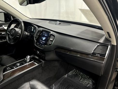 Used 2018 Volvo XC90 T8 Momentum w/ Convenience Package image 20