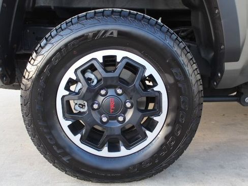 Used 2025 Toyota Tacoma TRD Off-Road w/ TRD Off Road Upgrade Package image 11