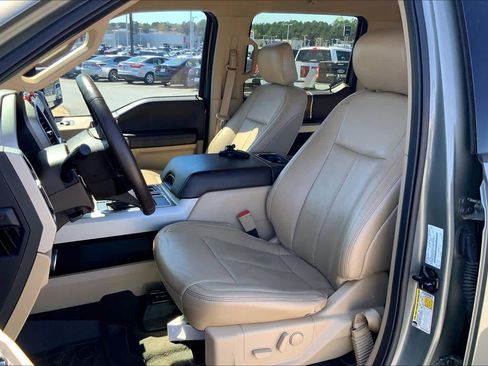 Used 2020 Ford F150 Lariat w/ Trailer Tow Package image 8