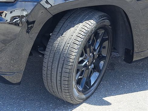 Used 2021 Jeep Grand Cherokee Limited X RWD image 35
