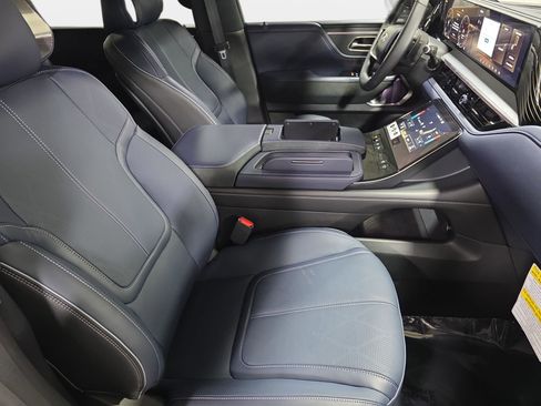 New 2026 INFINITI QX80 4WD w/ Sport Exterior Package image 10
