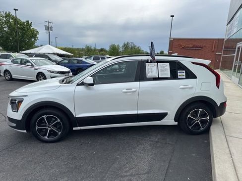 Certified 2023 Kia Niro LX FWD image 5