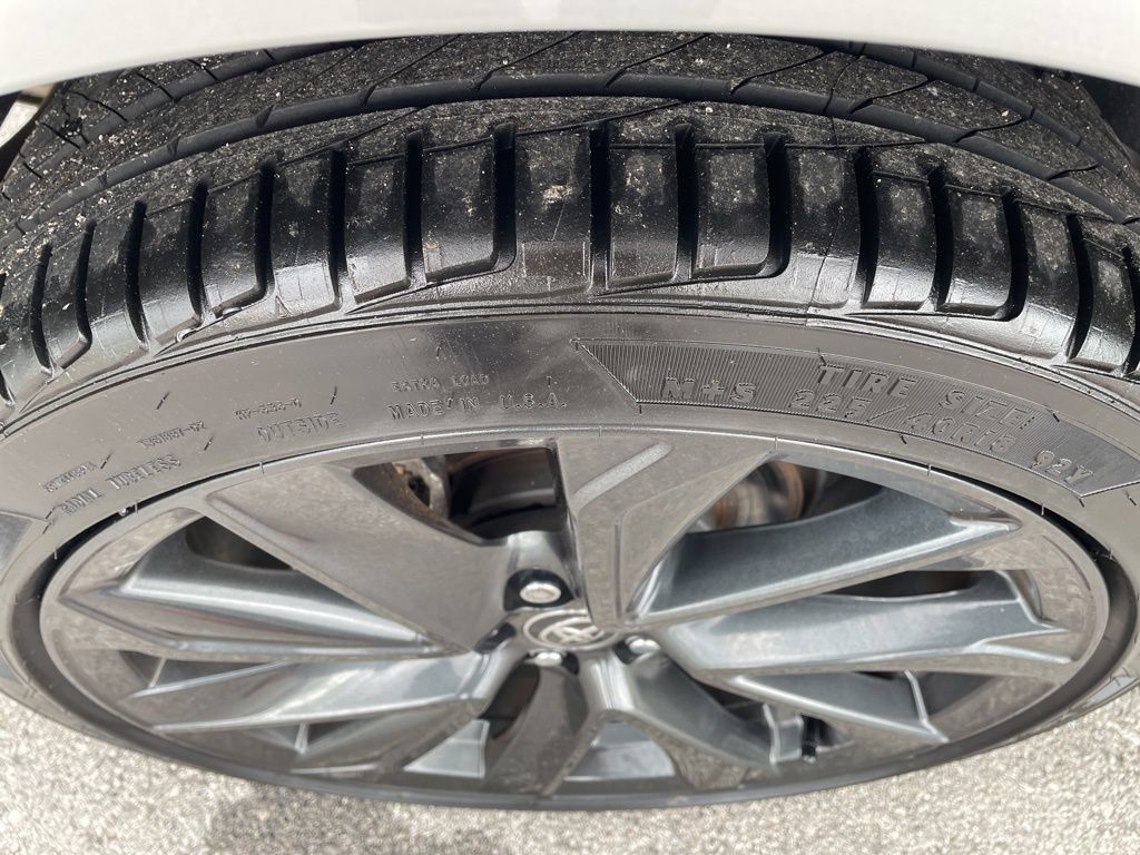Used 2025 Toyota Corolla XSE FWD image 28