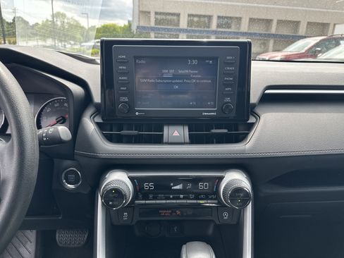 Used 2020 Toyota RAV4 XLE w/ Convenience Package FWD image 32