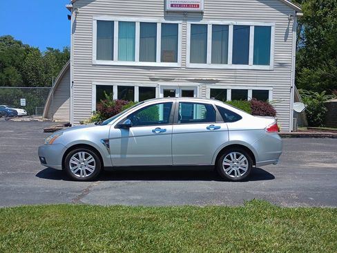Used 2009 Ford Focus SEL FWD image 2