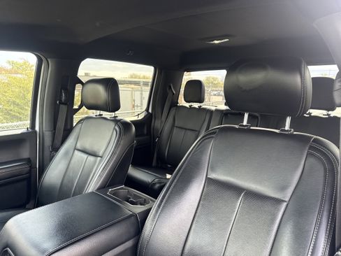 Used 2019 Ford F150 Lariat w/ Equipment Group 502A Luxury AWD/4WD image 7