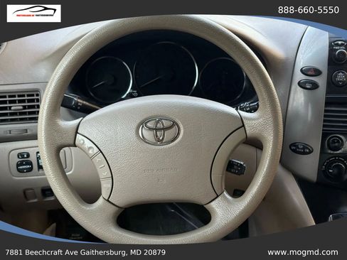 Used 2010 Toyota Sienna LE image 33