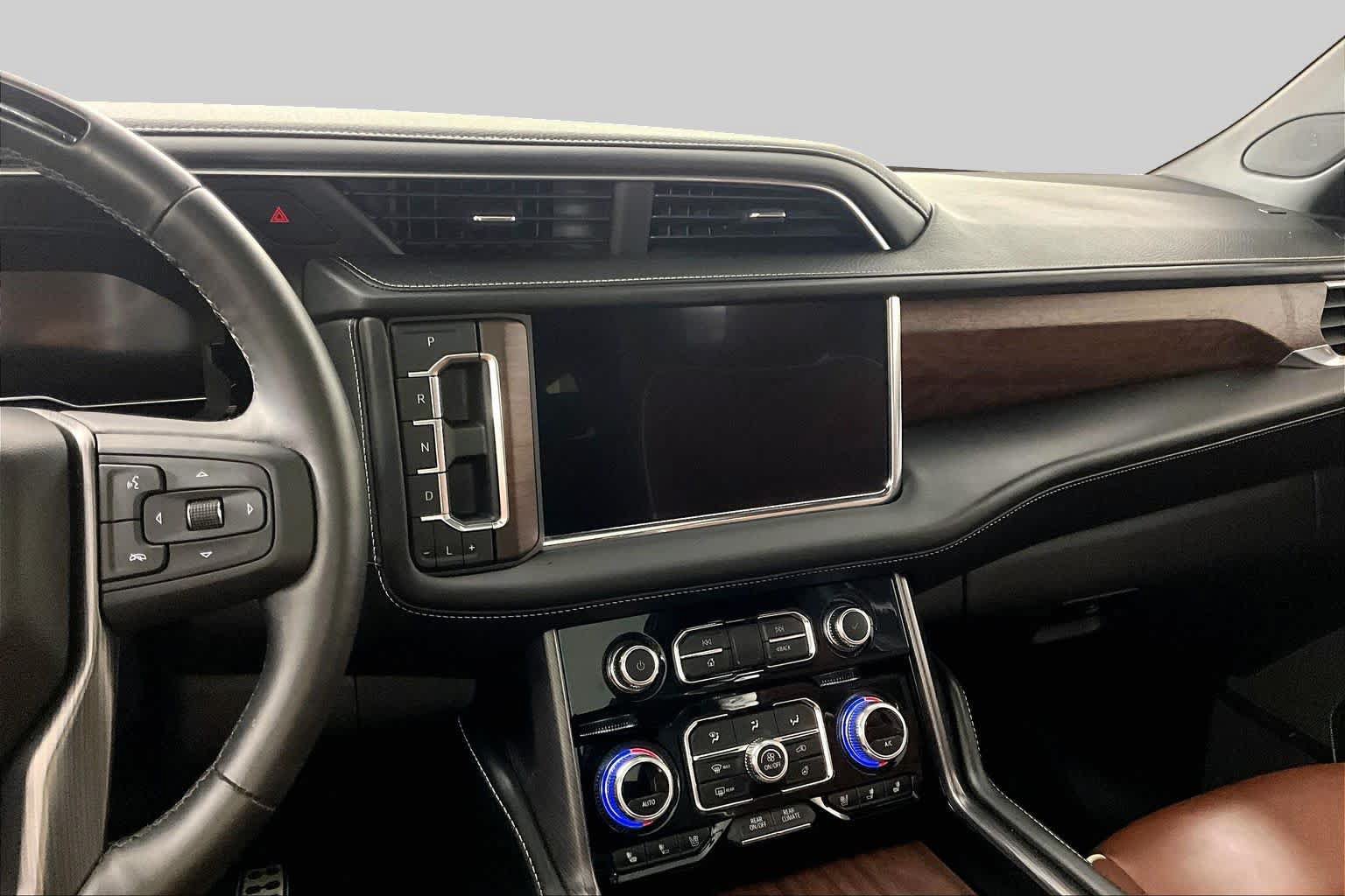 Used 2024 GMC Yukon Denali Ultimate AWD/4WD image 7