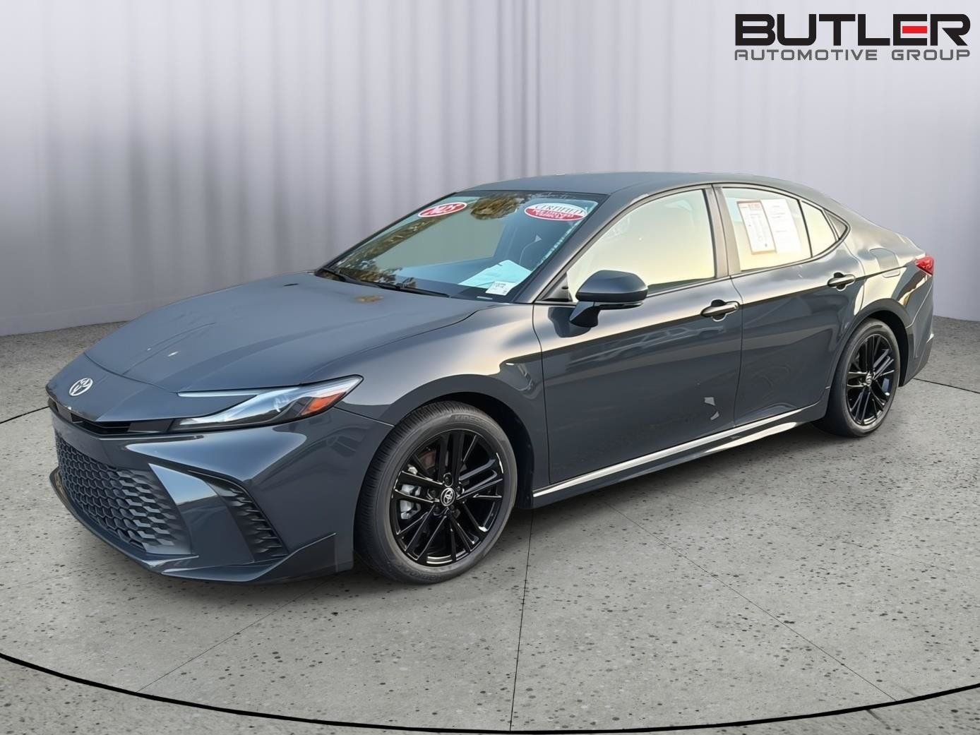 Certified 2025 Toyota Camry SE FWD image 1