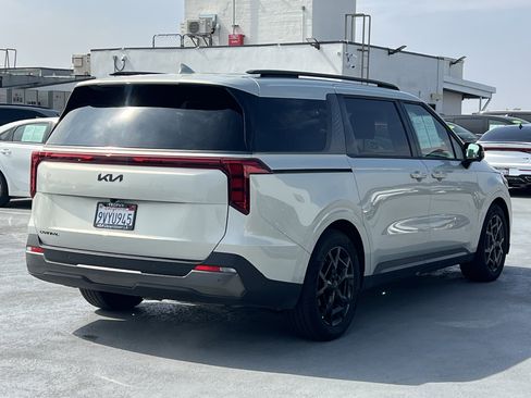 Certified 2026 Kia Carnival SX w/ SX Dark Edition Package image 8