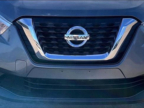 Used 2019 Nissan Kicks S image 29