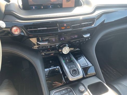 Used 2024 Acura MDX SH-AWD w/ Advance Package image 16