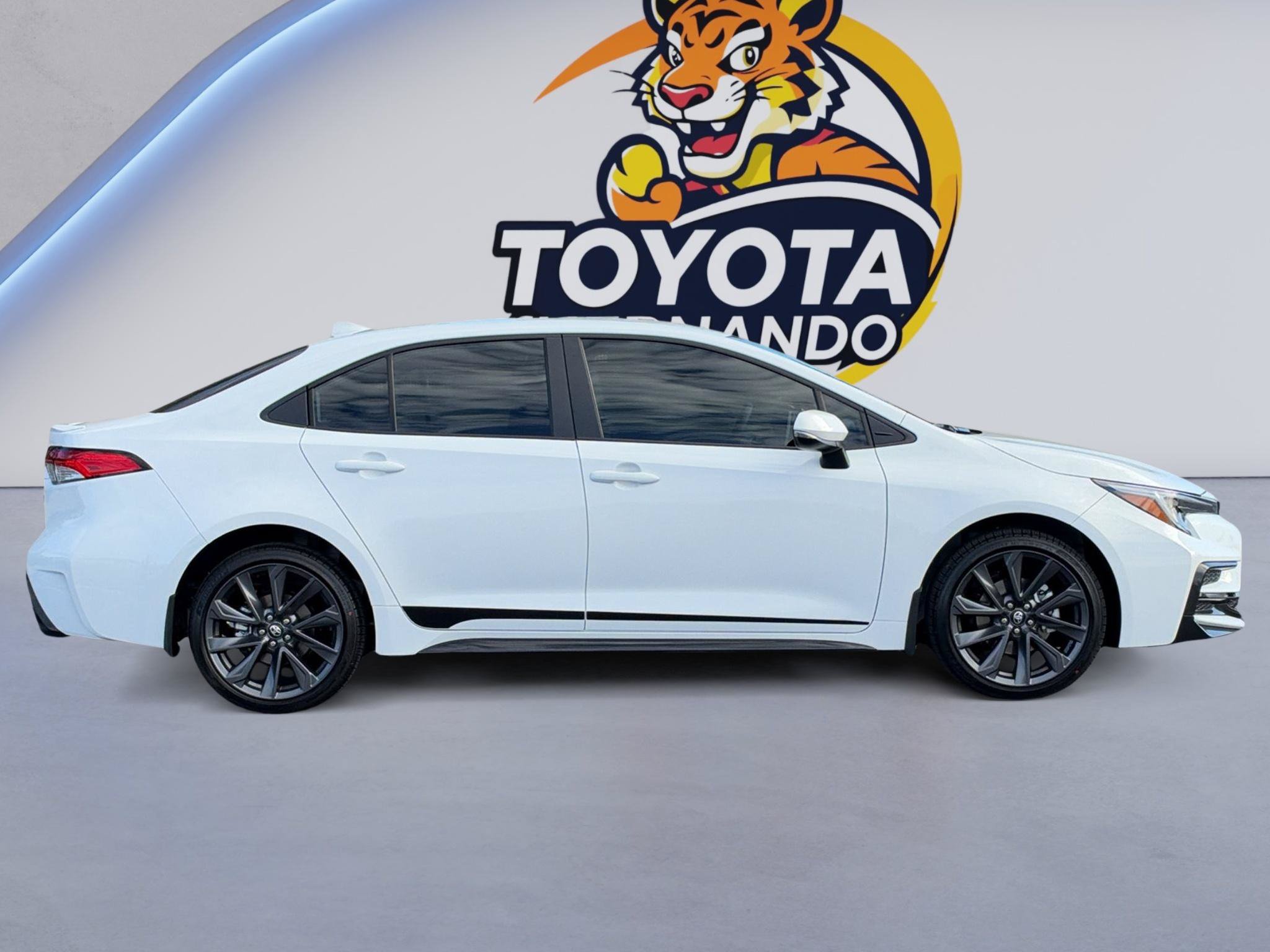 Used 2027 Toyota Corolla SE FWD image 4