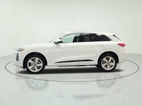 Used 2025 Audi Q5 Premium Plus w/ Premium Plus AWD/4WD image 8