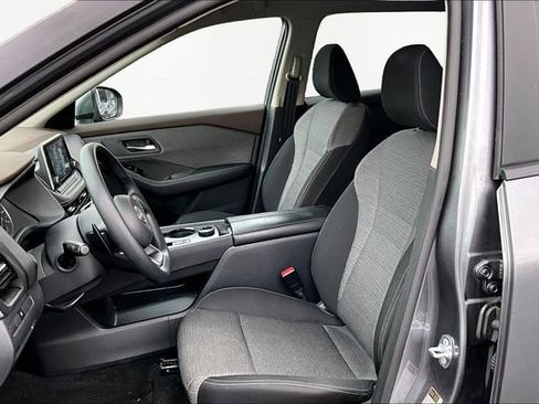 Used 2023 Nissan Rogue SV image 15