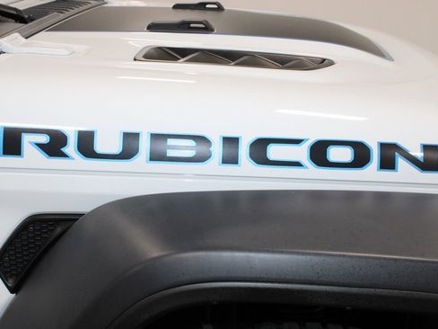 Used 2024 Jeep Wrangler Unlimited Rubicon 4xe AWD/4WD image 12