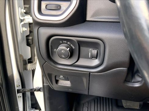 Used 2023 RAM 1500 Big Horn AWD/4WD image 36