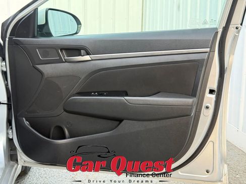 Used 2018 Hyundai Elantra SEL FWD image 19