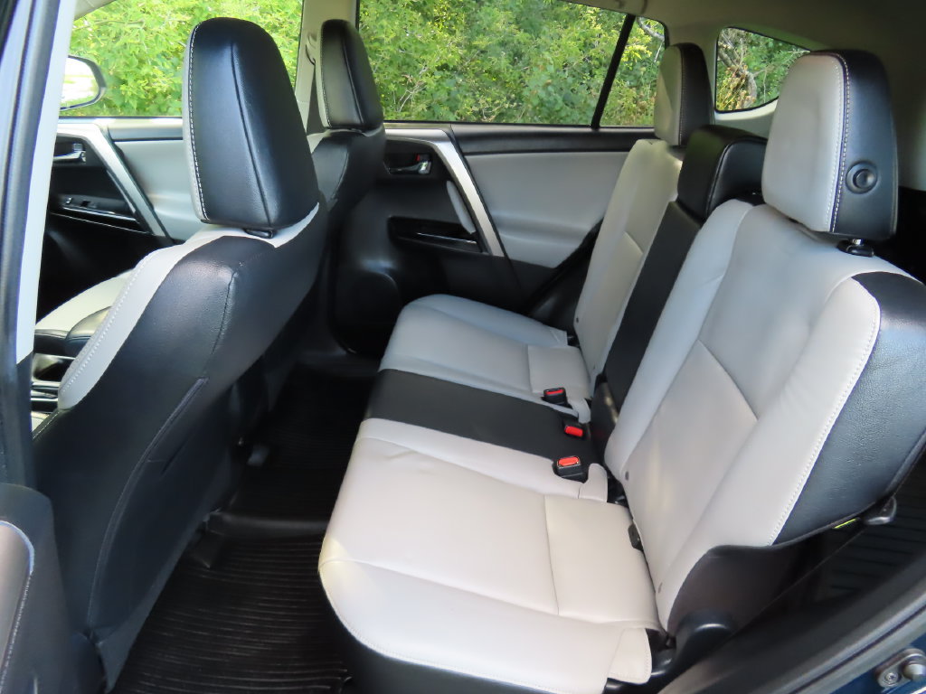 Used 2018 Toyota RAV4 Limited w/ All Weather Liner Package AWD/4WD image 33