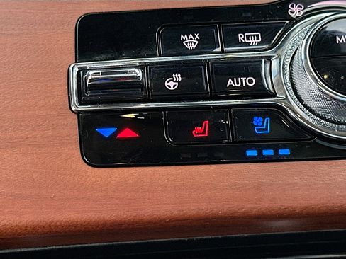 Used 2021 Lincoln Aviator Reserve w/ Equipment Group 201A AWD/4WD image 21