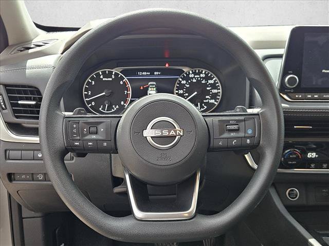 Used 2023 Nissan Rogue SV FWD image 15