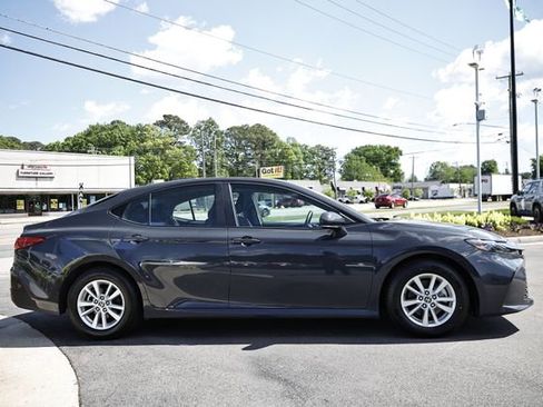 Used 2025 Toyota Camry LE FWD image 11